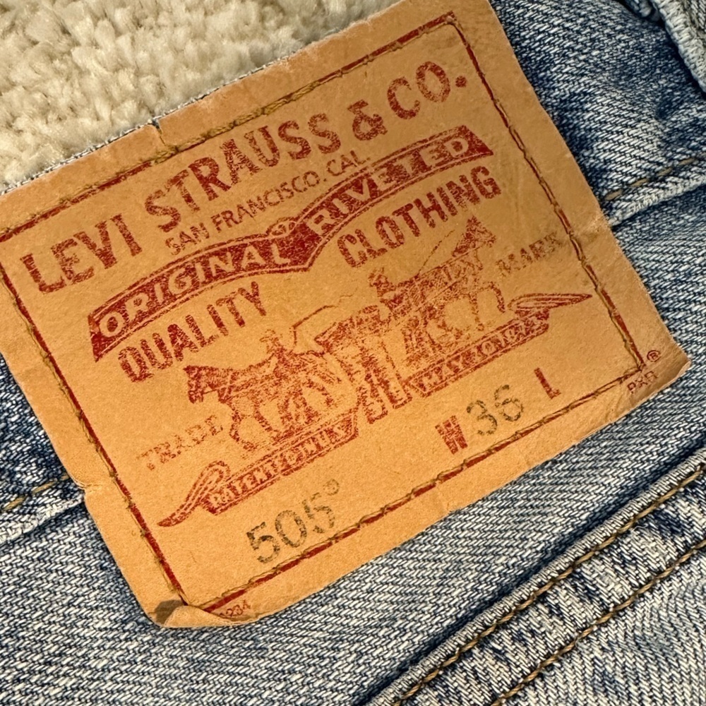 Levi’s Men’s 505 Light Weight Waist 36  Made in 2008 Light Washed Jean Shorts - Picture 4 of 9